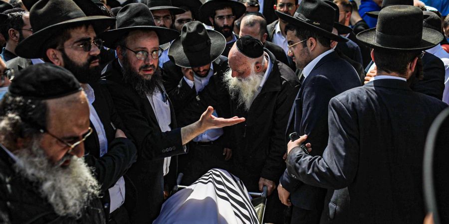 Vor wenigen Tagen hatte ein bewaffneter Palästinenser in Bnei Brak bei Tel Aviv das Feuer auf Passanten eröffnet. Er wurde daraufhin von Polizisten erschossen.