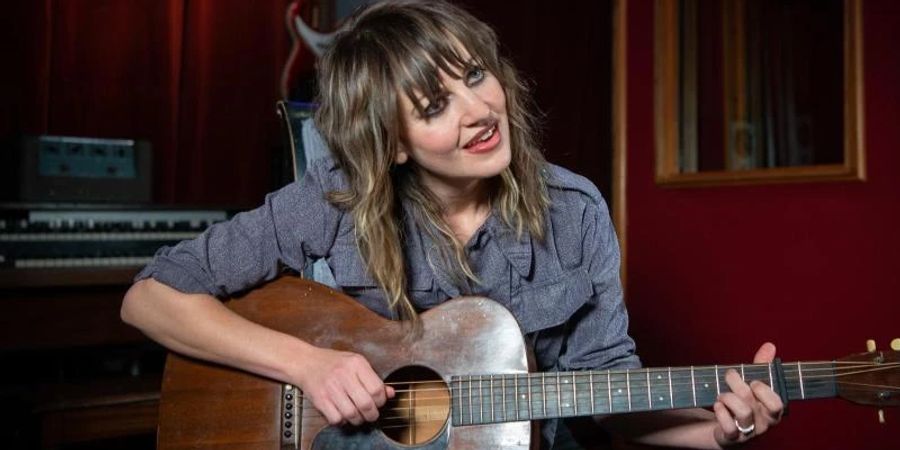 Viele Kritiker sehen in Anaïs Mitchell eine der besten Joni-Nachfolgerinnen. Foto: Toby Tenenbaum/chateau du pop PR/BMG Warner/dpa
