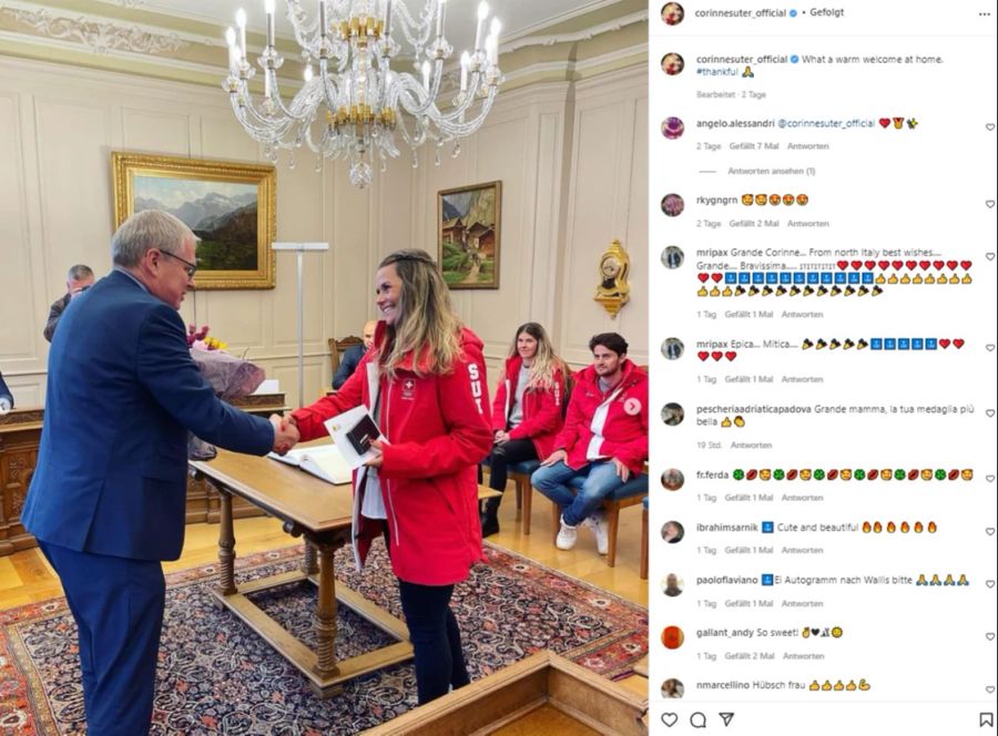 Corinne Suter lässt sich im Urner Rathaus ehren.