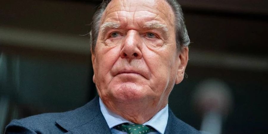 Drei Wochen vor den Äusserungen Schröders zum Ukraine-Konflikt hat sich der Altkanzler mit mehreren SPD-Politikern getroffen. Foto: Kay Nietfeld/dpa