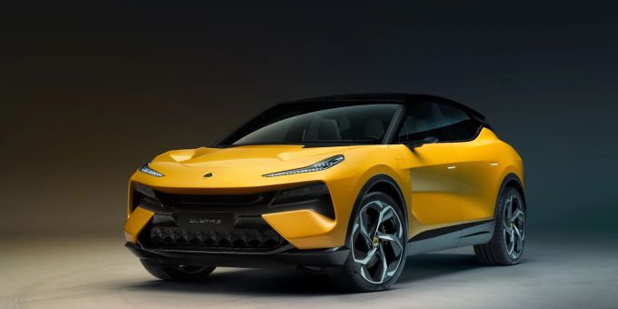 Aggressive Optik: Der Eletre von Lotus sieht nicht nur schnell aus, den Sprint von 0 auf Tempo 100 soll er unter drei Sekunden schaffen. Aggressive Optik: Der Eletre von Lotus sieht nicht nur schnell aus, den Sprint von 0 auf Tempo 100 soll er unter drei Sekunden schaffen.