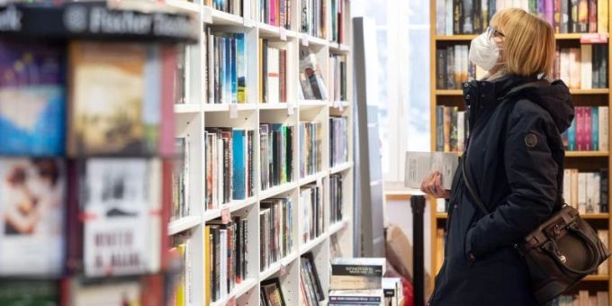 Trotz der dritten Messe-Absage nacheinander wird der Preis der Leipziger Buchmesse auch in diesem Jahr vergeben. (Zu dpa: «Politisch und vielfältig - Die Nominierten für Leipziger Buchpreis»). Foto: Marijan Murat/dpa Trotz der dritten Messe-Absage nacheinander wird der Preis der Leipziger Buchmesse auch in diesem Jahr vergeben. (Zu dpa: «Politisch und vielfältig - Die Nominierten für Leipziger Buchpreis»). Foto: Marijan Murat/dpa