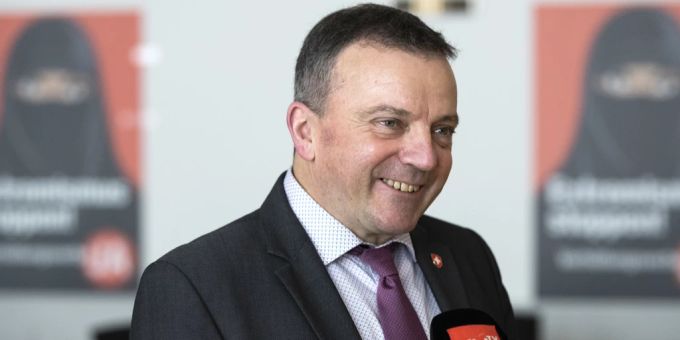 «Busse ist gut» - Burkaverbot-Initiant will Demo-Ausnahme streichen