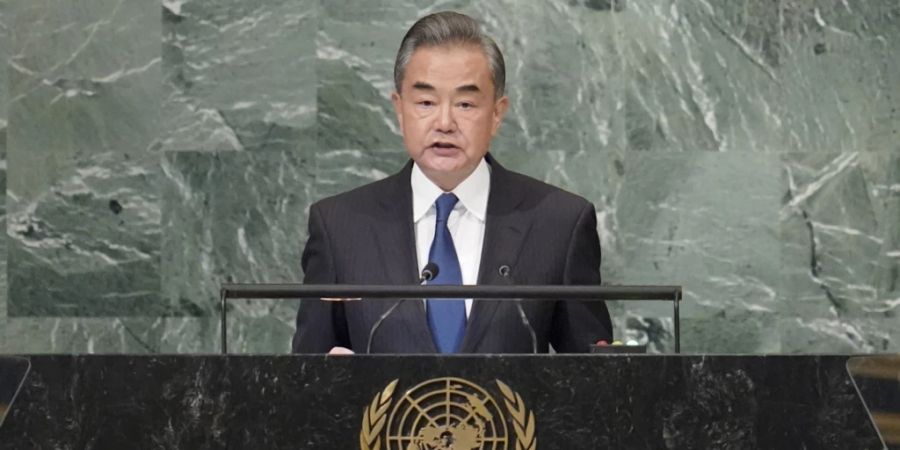 Wang Yi, Aussenminister von China, spricht auf der 77. Sitzung der Generalversammlung der Vereinten Nationen im UN-Hauptquartier. Foto: Mary Altaffer/AP/dpa