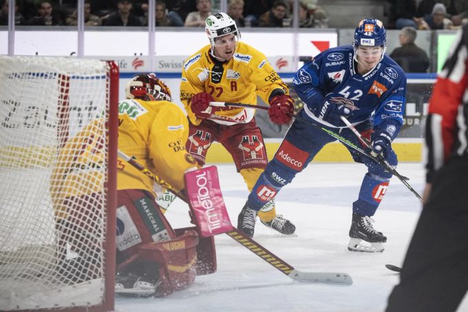 Alexandre Texier (r.) erzielt das zwischenzeitliche 2:0 für die ZSC Lions. ZSC Lions