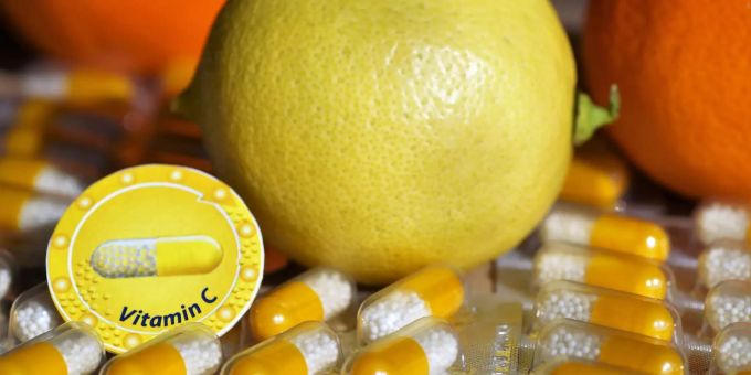 Eine Behandlung mit Vitamin C soll im Kampf gegen das Coronavirus gute Resultate zeigen. vitamin c coronavirus