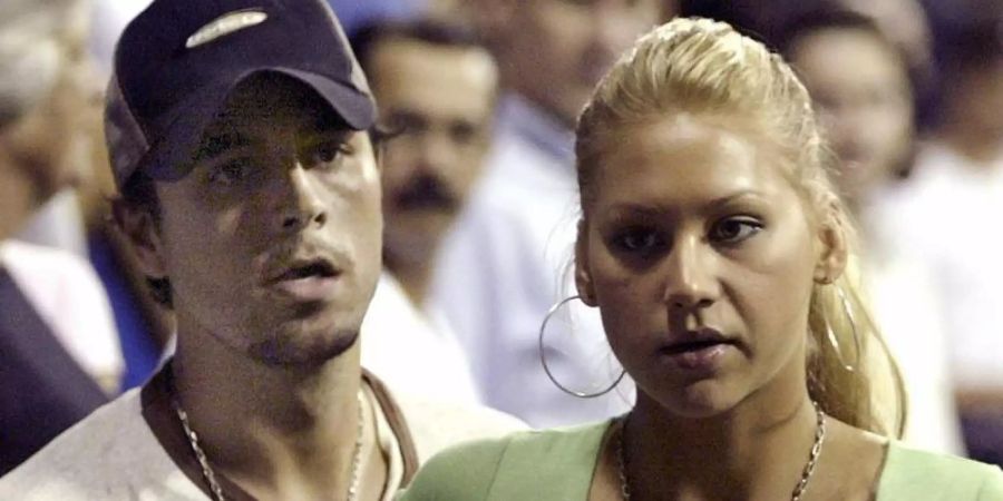 Der spanische Sänger Enrique Iglesias und die frühere russische Tennisspielerin Anna Kurnikowa sind erneut Eltern geworden. Foto: Brendan Mcdermid/epa/dpa