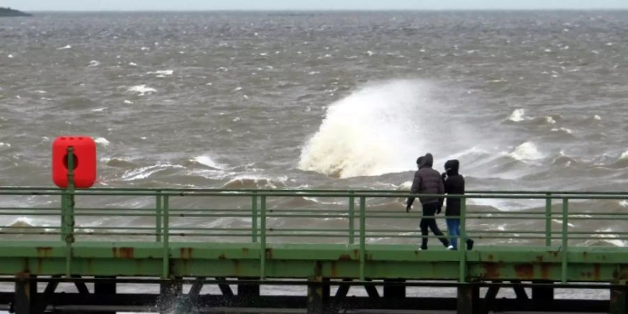 Spaziergänger an der Nordsee
