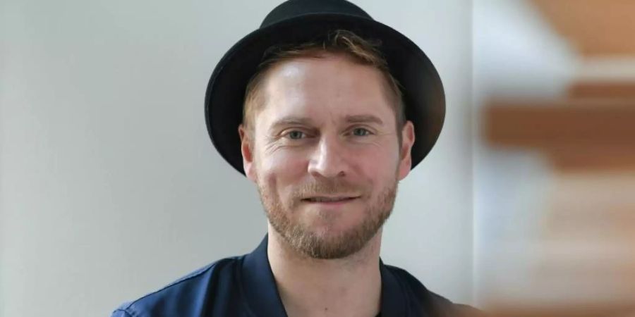 Johannes Oerding hat seine sozialen Kontakte auf ein Minimum reduziert. Foto: Jens Kalaene/dpa-Zentralbild/dpa