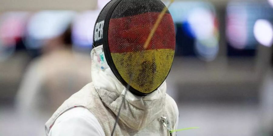Die deutschen Florett-Herren um Peter Joppich sind bei Olympia dabei. Foto: Federico Gambarini/dpa
