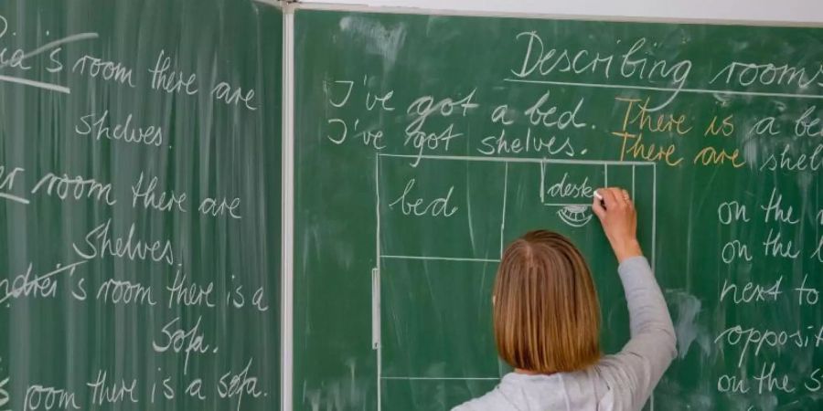 Das will jede zehnte 15-Jährige in Deutschland: Lehrerin werden. Foto: Patrick Pleul/dpa-Zentralbild/dpa