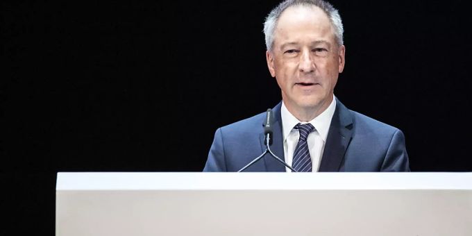 Der amtierende Verwaltungsratspräsident Jens Alder soll von Martin Lindqvist abgelöst werden. (Archiv) Jens Alder