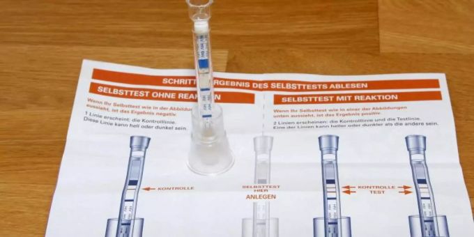 Berlin - Frei verkäufliche HIV-Selbsttests kommen gut an