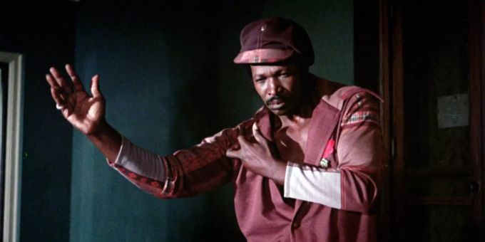 Rudy Ray Moore alias Dolemite positioniert sich für den Kampf. Kultmoviegang «The Human Tornado»