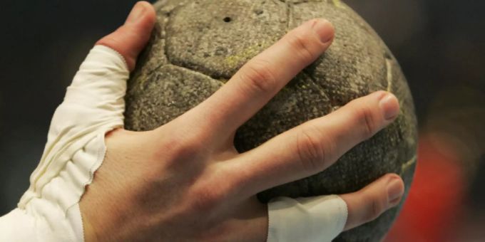 Handball (Symbolbild) Handball (Symbolbild)