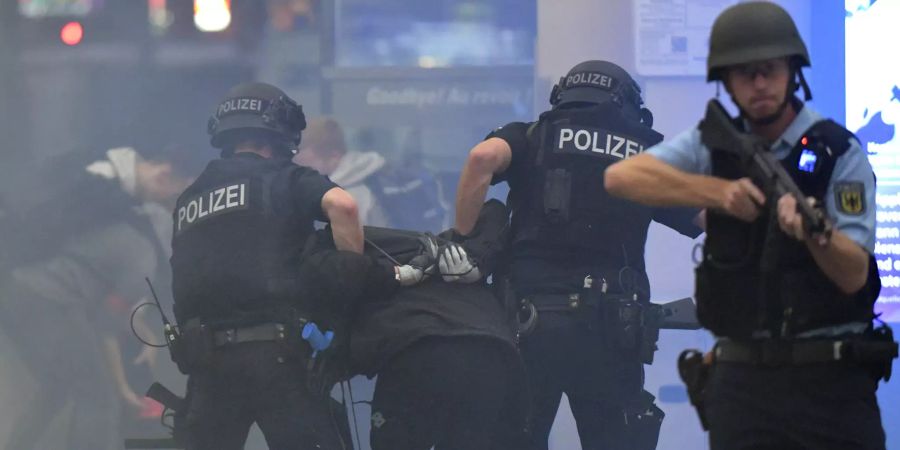 Anti-Terror-Übung am Hauptbahnhof Bremen