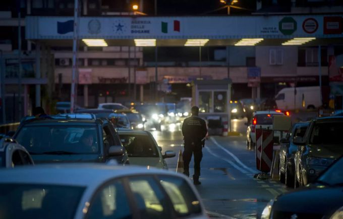 Der Bundesrat hat am Sonntag bestätigt: Die Grenze zu Italien bleibt für Grenzgänger weiterhin offen. Grenzgänger Coronavirus