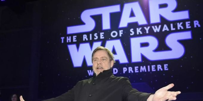 Mark Hamill bei der Weltpremiere von «Star Wars: Der Aufstieg Skywalkers» in Los Angeles. Foto: Chris Pizzello/Invision/dpa Mark Hamill bei der Weltpremiere von «Star Wars: Der Aufstieg Skywalkers» in Los Angeles. Foto: Chris Pizzello/Invision/dpa