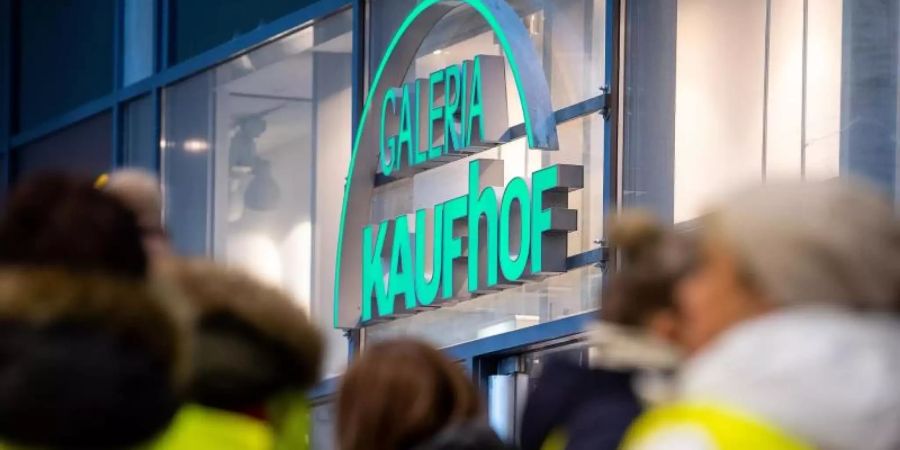 Kaufhof-Mitarbeiter haben nach einem Aufruf von Verdi gestreikt - hier in Stuttgart. Foto: Sebastian Gollnow/dpa