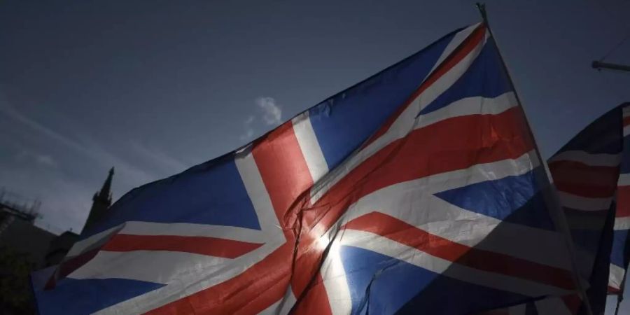 Ob "hart" oder geregelt - der Brexit wird grosse Auswirkungen auf die britische Wirtschaft haben. Foto: Alberto Pezzali/AP/dpa
