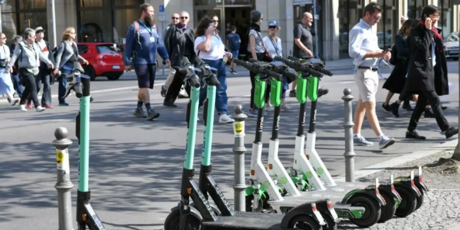 E-Scooter am Gendarmenmarkt in Berlin