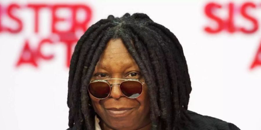 Whoopi Goldberg ist als Deloris Van Cartier noch immer voll da. Foto: Robin Utrecht/epa/dpa