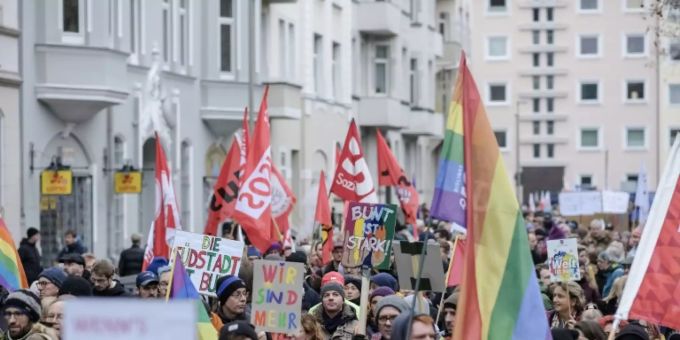 Protestbündnis gegen NPD-Kundgebung in Hannover Protestbündnis gegen NPD-Kundgebung in Hannover
