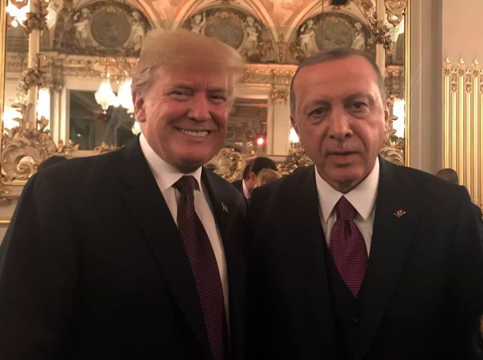 Erdogan trifft Trump diesen Mittwoch zum Austausch über Nordsyrien. (Symbolbild) trump erdogan