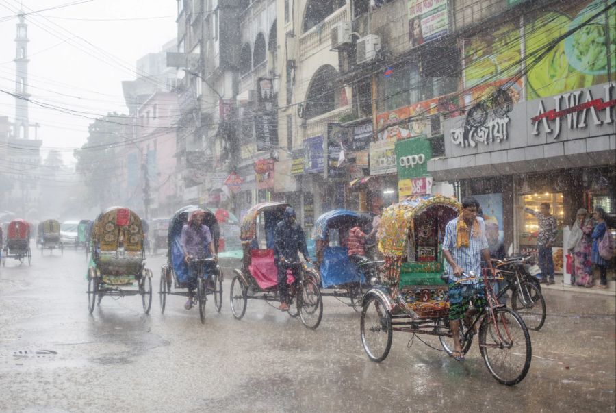 Monsoon rain in Dhaka