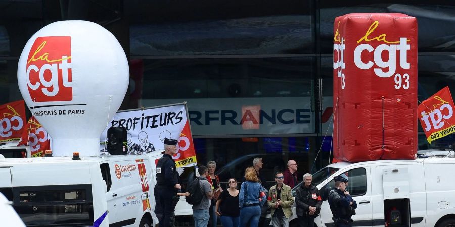 Streik am Flughafen Paris-Charles de Gaulle .