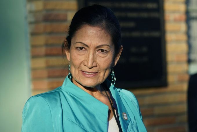 Deb Haaland, die Innenministerin der Vereinigten Staaten. Deb Haaland