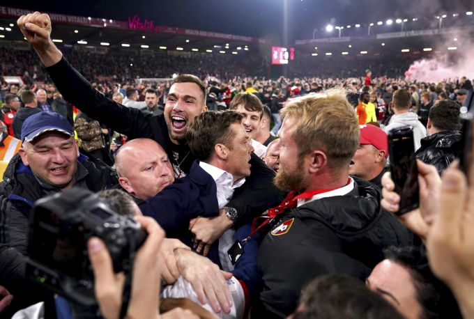 Die Fans des AFC Bournemouth feiern den Aufstieg in die Premier League. AFC Bournemouth
