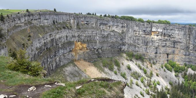 Outdoor: Die Creux du Van Schlucht bei Noiraigue. creux du van schlucht
