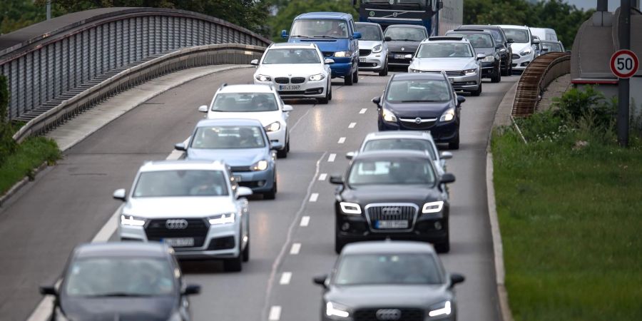 Geländewagen und SUVs mit Allradantrieb tummeln sich längst nicht mehr nur auf dem Land.