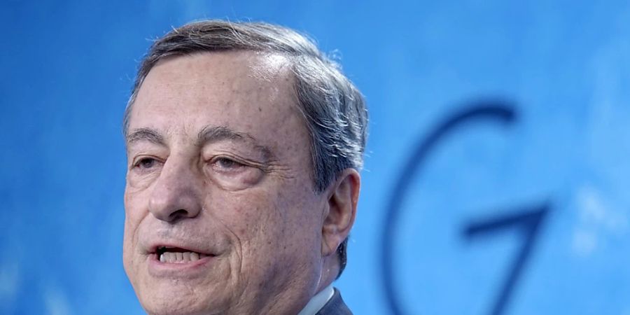 Mario Draghi, Premierminister von Italien, spricht bei der Pressekonferenz zum Schluss des dreitägigen G7-Gipfel. Foto: Michael Kappeler/dpa