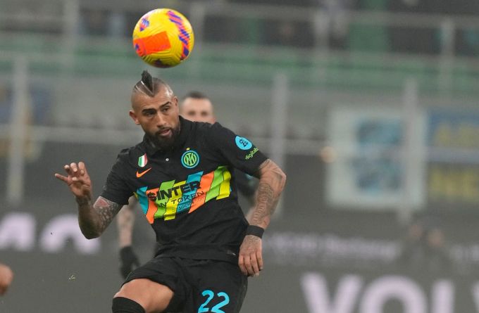 Der auffällige Abräumer mit dem Irokesen-Schnitt verlässt Europa. Arturo Vidal zieht es nach Brasilien. Arturo Vidal