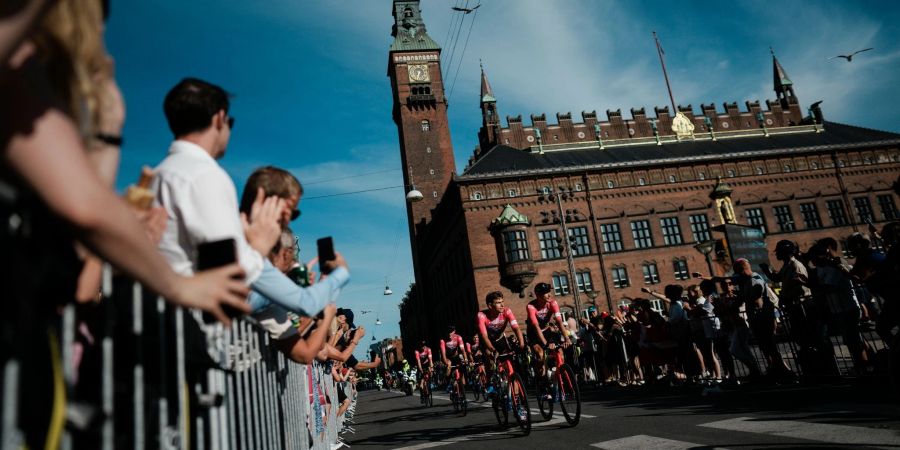Dänemark feiert sich und den Tour-Start.