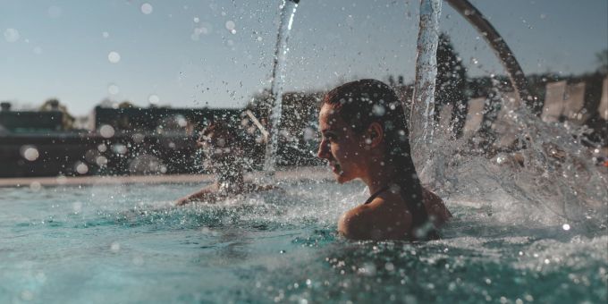 Erleben Sie Wellness, atemberaubende Naturschönheit und Familienplausch ohne weit zu reisen - das ist ein Ausflug nach Bad Zurzach. Wellness