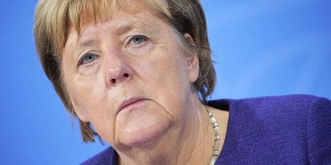 Berlin - Altkanzlerin Merkel stellt sich Journalisten-Fragen