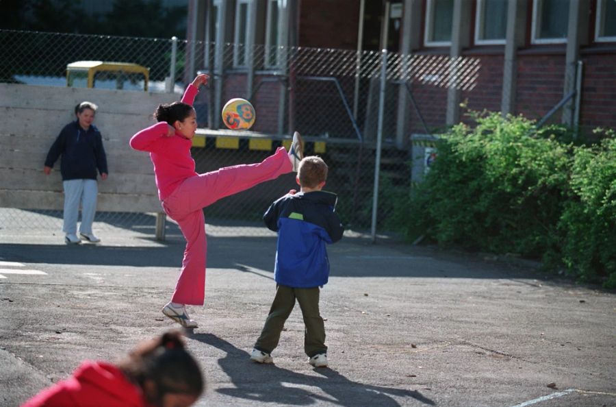 Das Kicken hätte die Kinder aggressiv gemacht – im «Hooligan-Stil».