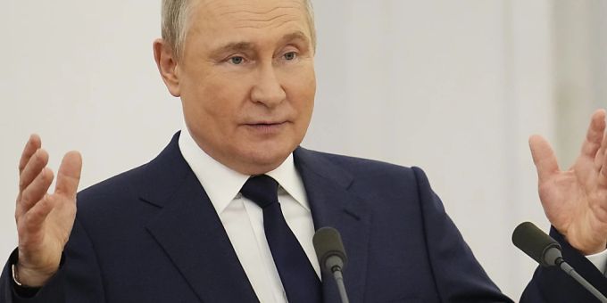 ARCHIV - Wladimir Putin, Präsident von Russland, spricht während der Ehrung der Medaillengewinner der XXIV. Foto: Alexander Zemlianichenko/AP/dpa ARCHIV - Wladimir Putin, Präsident von Russland, spricht während der Ehrung der Medaillengewinner der XXIV. Foto: Alexander Zemlianichenko/AP/dpa
