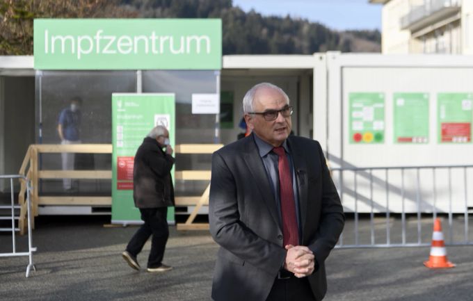 Vorerst gibt es weder in Bern noch sonstwo in der Schweiz eine neue Impf-Kampagne gegen das Coronavirus, erklärt die Gesundheitsdirektion von Pierre-Alain Schnegg (SVP). Pierre-Alain Schnegg Coronavirus