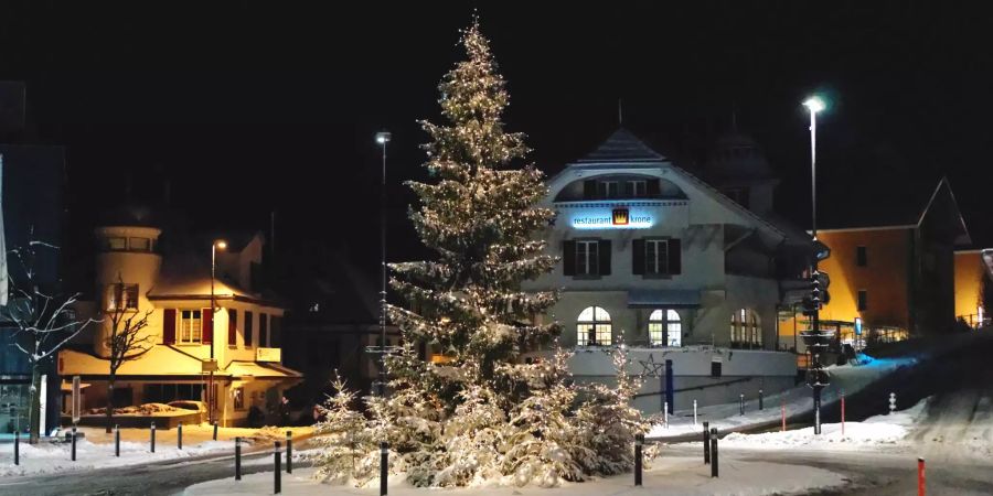 Kronenplatz Spiez im Winterkleid