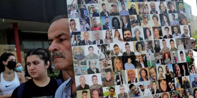Protest gegen die mangelnde Aufklärung der Explosionskatastrophe in Beirut. Explosionskatastrophe