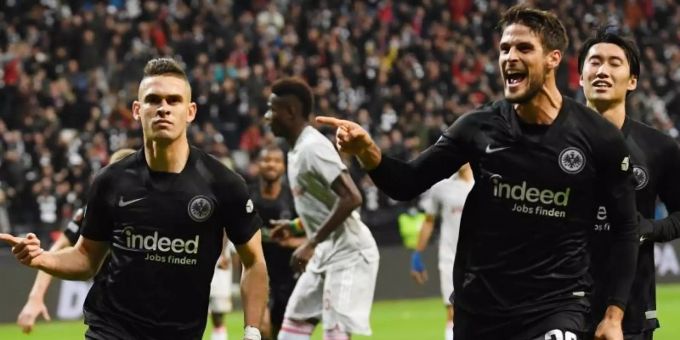 Eintracht Frankfurt feierte gegen Olympiakos Piräus einen souveränen Heimsieg. Foto: Arne Dedert/dpa Eintracht Frankfurt feierte gegen Olympiakos Piräus einen souveränen Heimsieg. Foto: Arne Dedert/dpa
