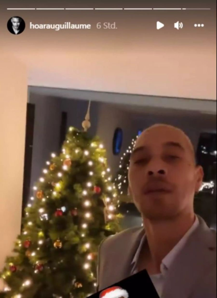 Weihnachtsgrüsse gibt es auch von Sion-Spieler Guillaume Hoarau.