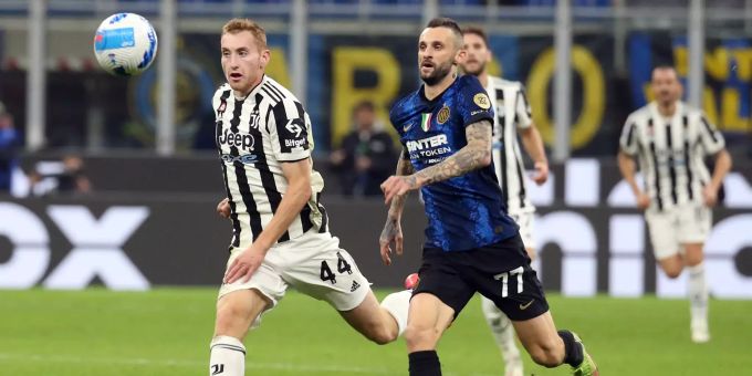 Marcelo Brozovic (r) im Spiel gegen Juventus am 24. Oktober 2021. marcelo brozovi?