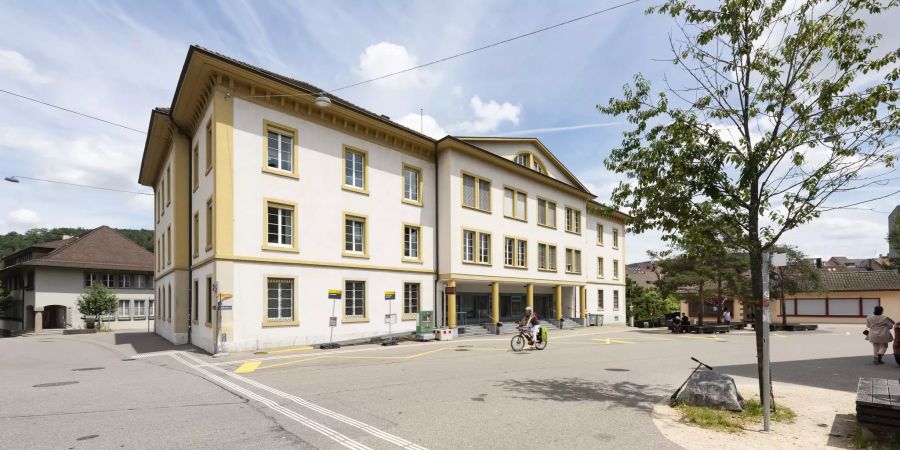 Das Kantonsgericht Basel-Landschaft beim Bahnhof Liestal.