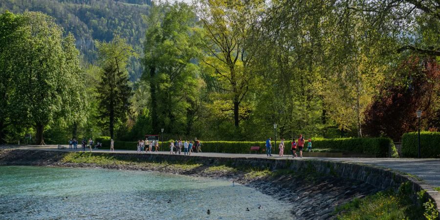 Seepromenade in Weesen am Walensee des Kanton St. Gallens im Wahlkreis See-Gaster.