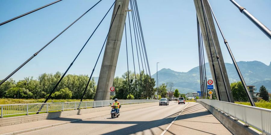 Die Rheinbrücke in Diepoldsau (SG).